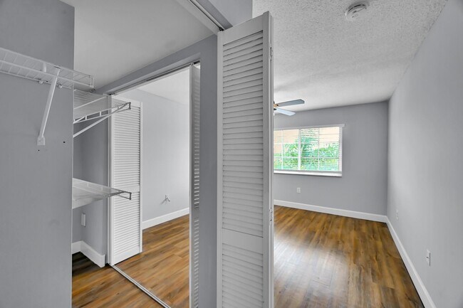Foto del edificio - 3620 NW Adriatic Ln