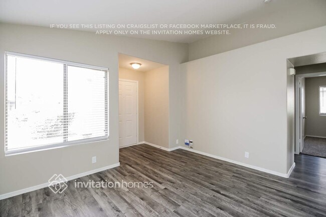 Foto del edificio - 15725 W Smokey Dr