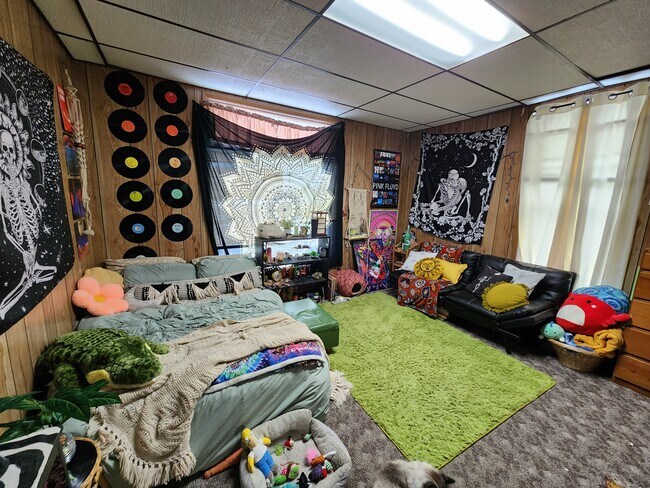 Foto del edificio - 328 E Sanborn St