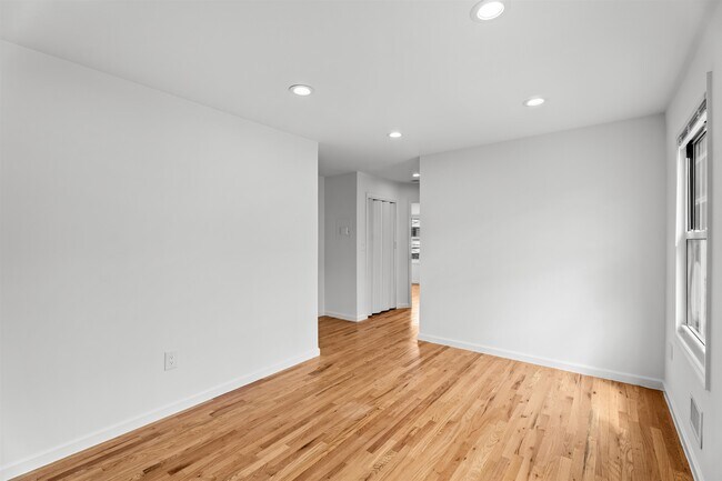 Foto del edificio - 695 Summit Ave