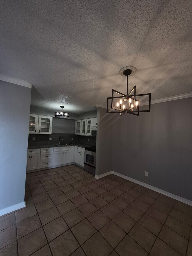 Foto del edificio - 738 Coolwood Dr
