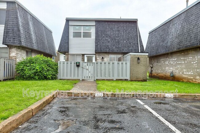 Building Photo - 1632 Glenn Bo Dr