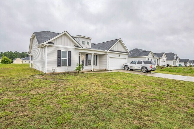 Foto del edificio - Charming 3BR House in Warrenville