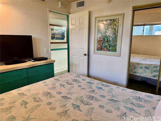 Building Photo - 2440 Kuhio Ave.