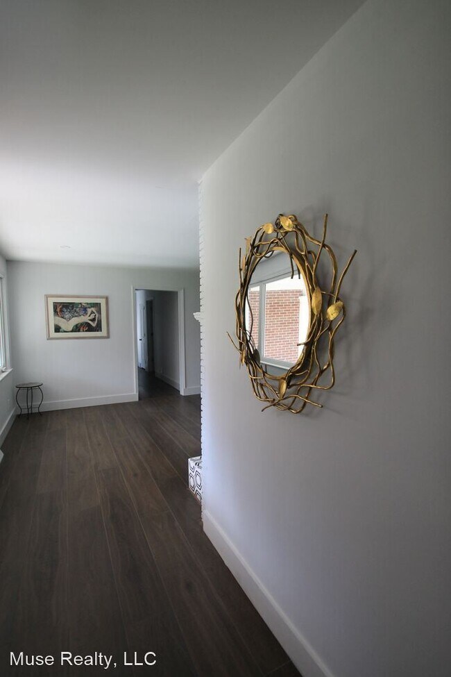 Building Photo - 3 br, 2 bath House - 421 B Lakeside Drive