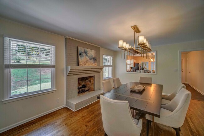 Building Photo - 220 Beachland Dr