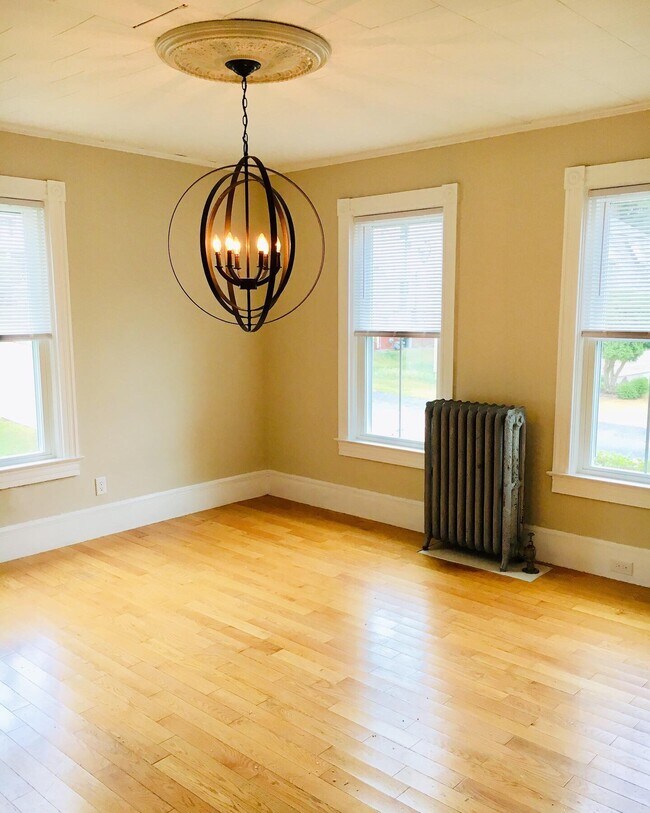 Dinning Room - 17 Chester St