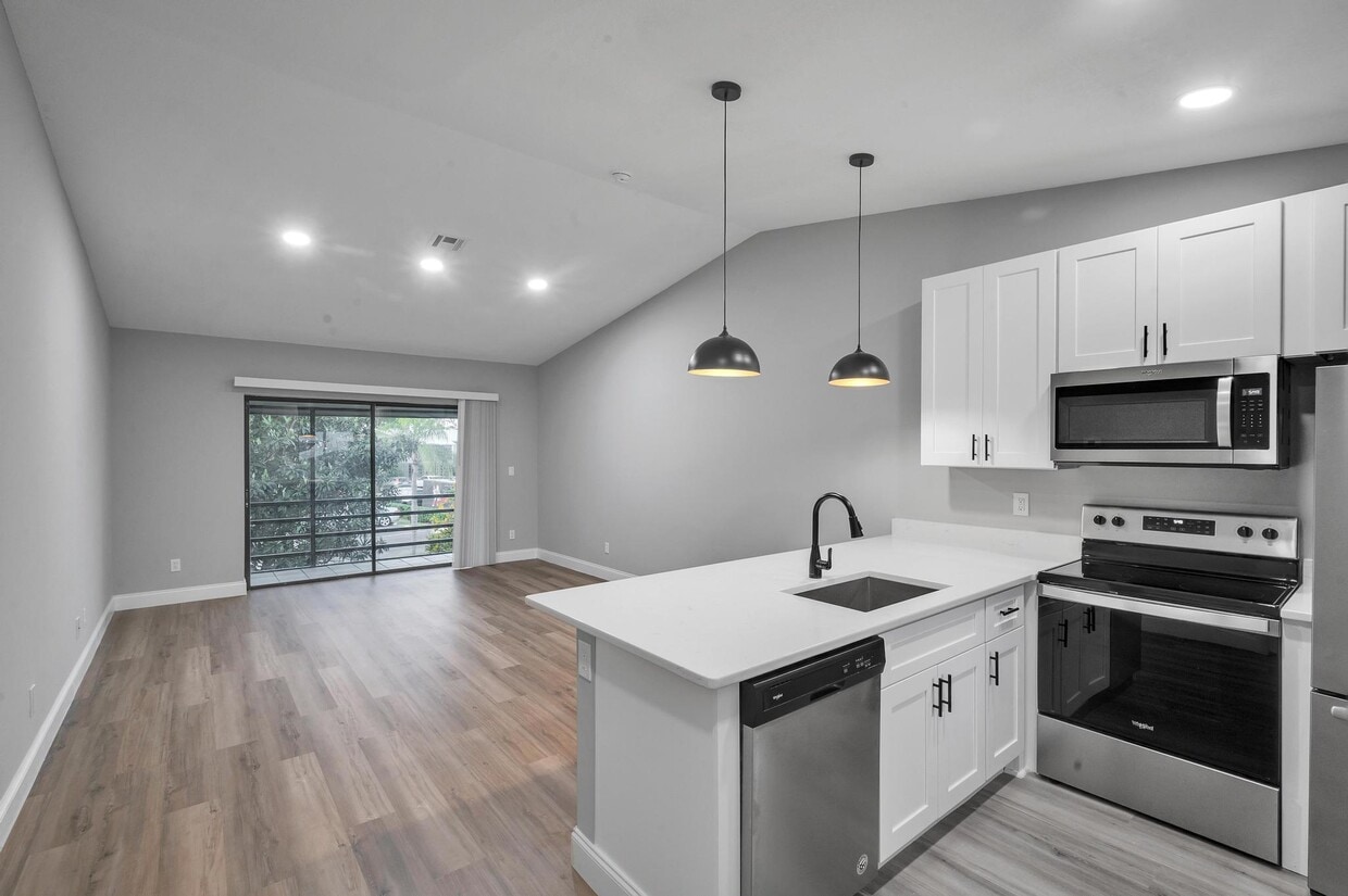Foto principal - 800 NW Fork Rd