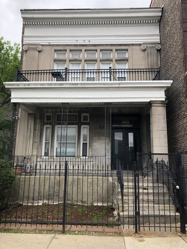 Building Photo - 3353 W Warren Blvd