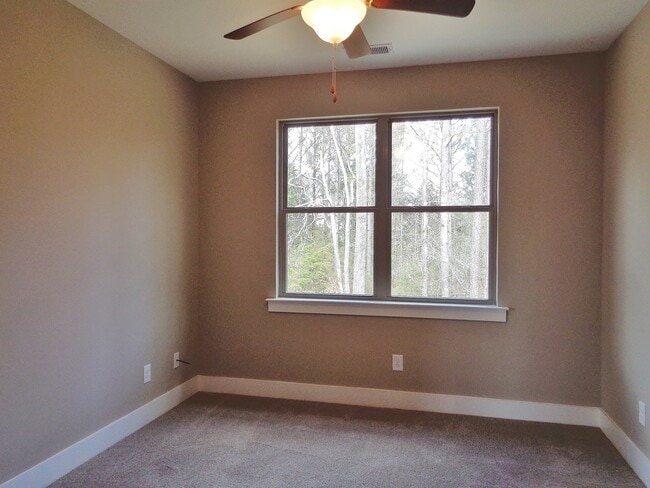 Building Photo - Townhome For Rent in Calera, AL - Available to View with 48 Hour Notice!!!