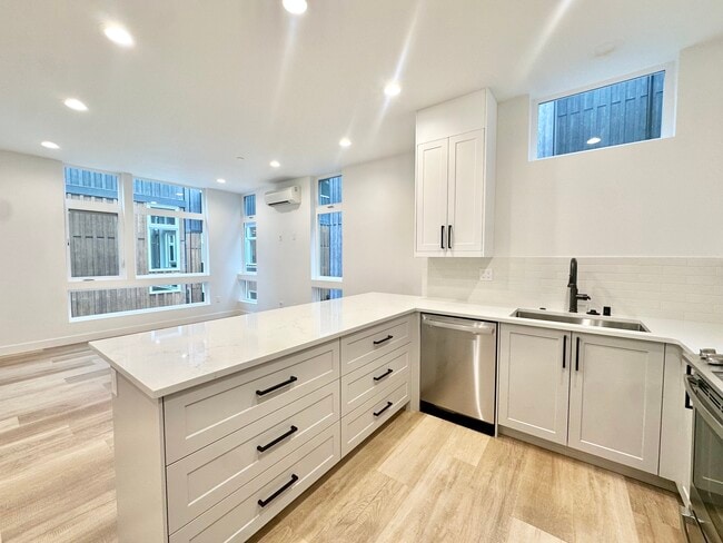 Foto del edificio - 1725 17th Ave