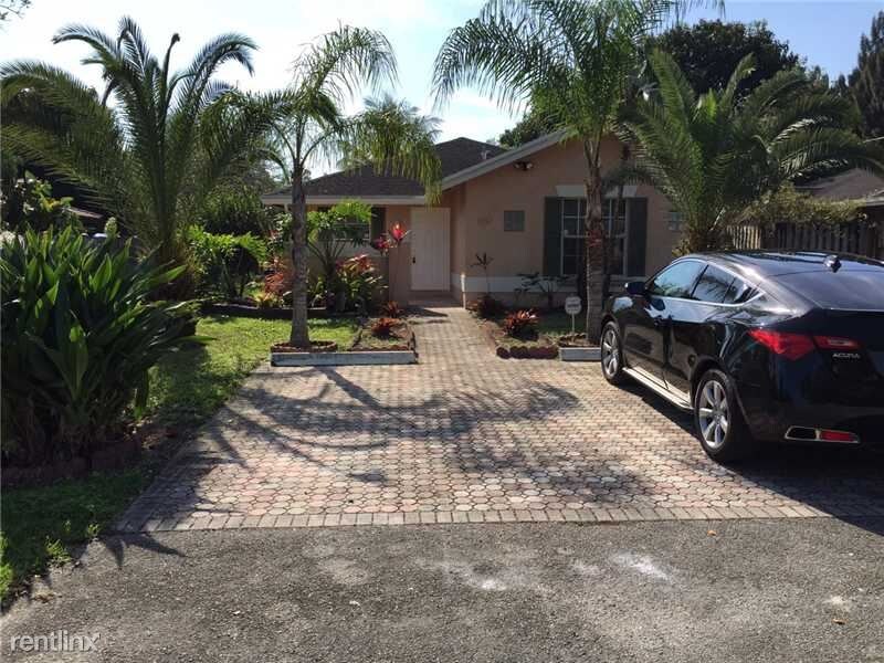 Foto principal - 6664 SW 48th St