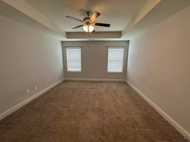 Foto del edificio - 137 Worchester Cir