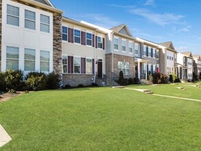 Building Photo - 23363 Marview Ct