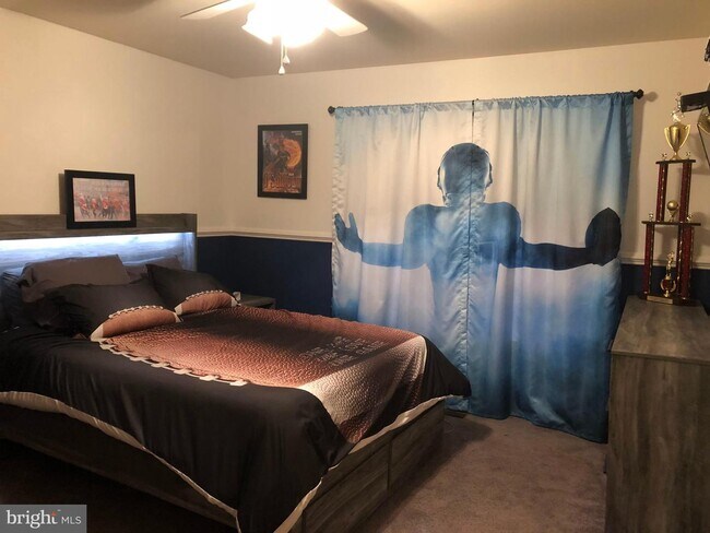 Foto del edificio - 806 Herman Rd