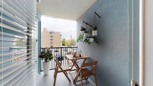 Building Photo - The Irving