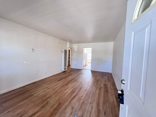Foto del edificio - SPACIOUS 2 BEDROOM/1 BATH AVAILABLE IN HAYWARD CA !!!!
