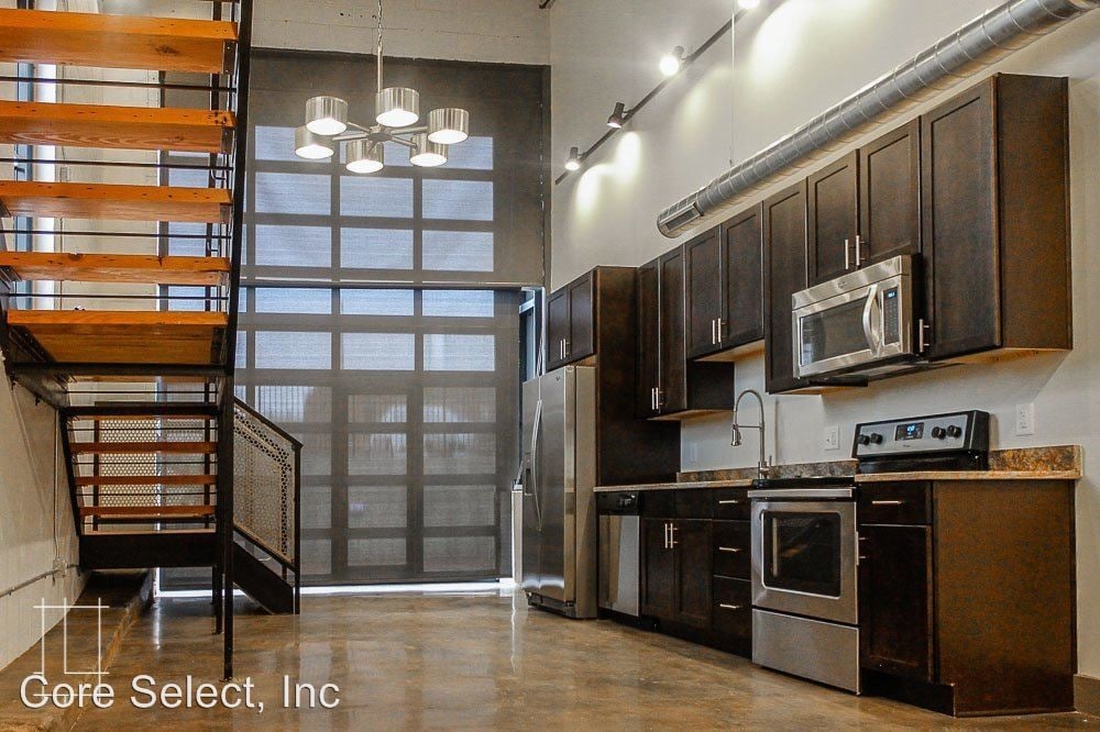 Primary Photo - 727 N 4th St