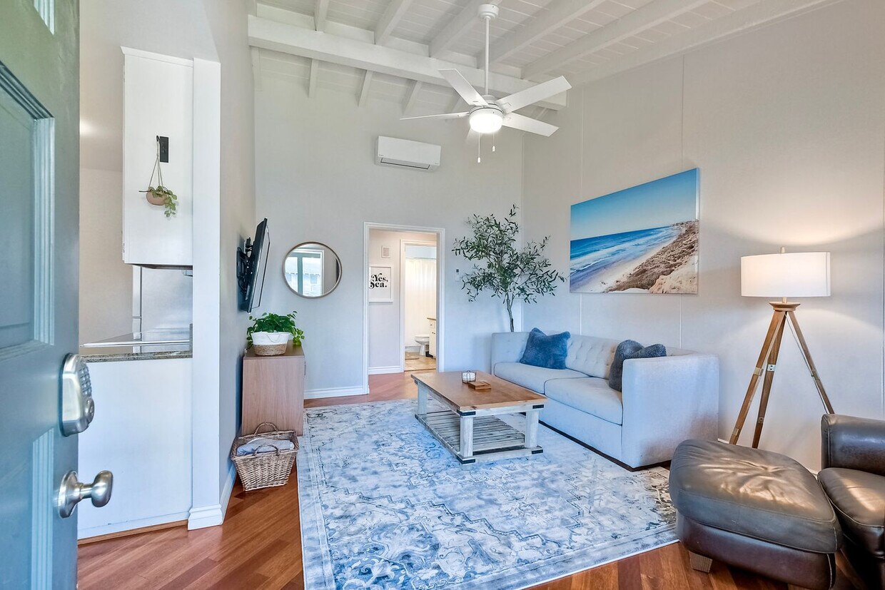 Foto principal - 3080 Lincoln St