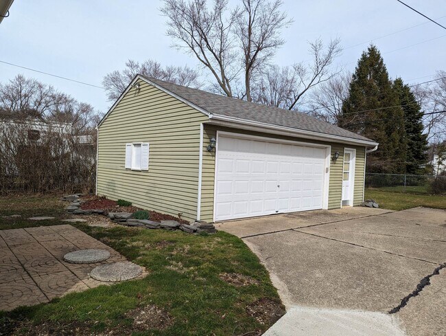 Foto del edificio - 4935 Glenn Lodge Rd