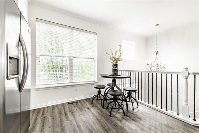 Foto del edificio - 15340 Mystic Rock Dr