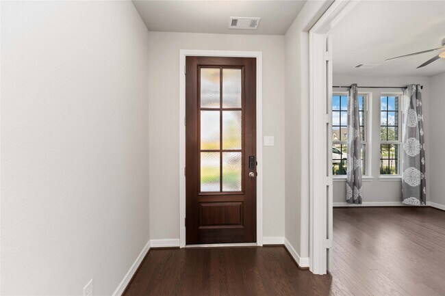 Foto del edificio - 205 Sunray Creek Dr