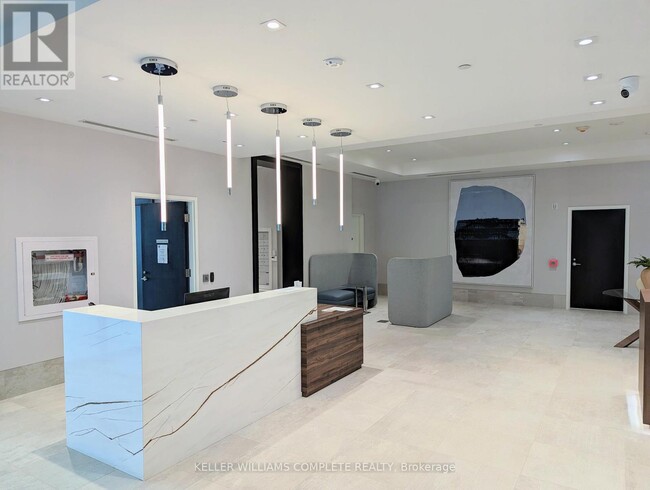 Photo du bâtiment - 385 Winston Rd