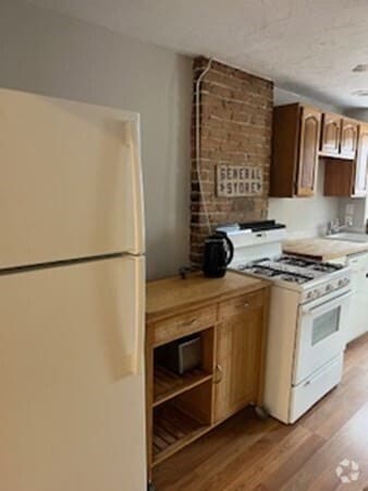 Building Photo - 190 I St