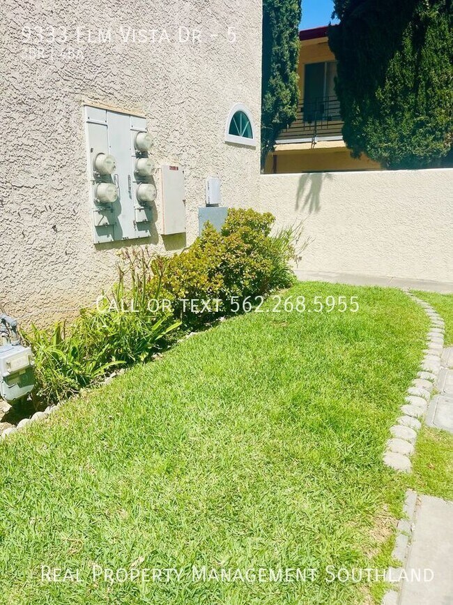 Building Photo - Georgous Remodelled 3 Bed 3.5 Bath with 2 ...