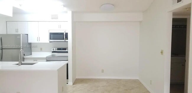 Building Photo - 2826 S University Dr