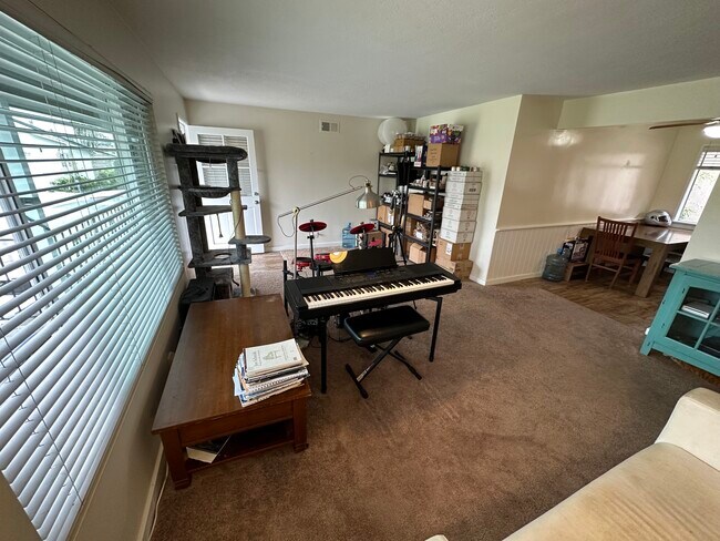 Building Photo - 302 Avenida Del Mar