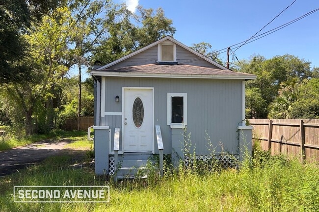 1730 W 19th St