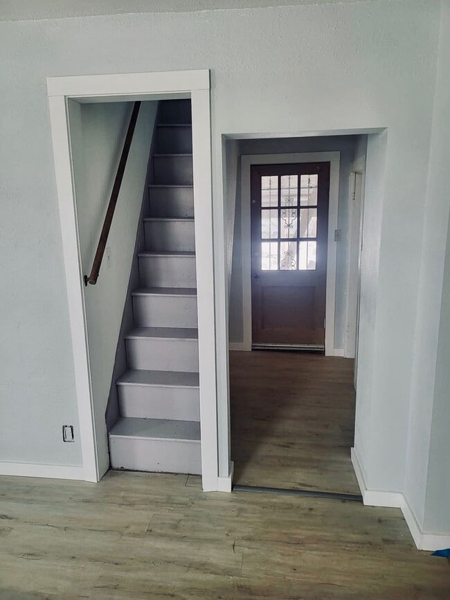 Building Photo - 312 E Electric St