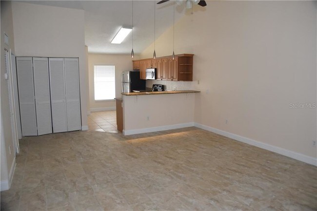 Building Photo - 3651 N Goldenrod Rd