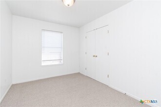 Building Photo - 316 Janelle Dr