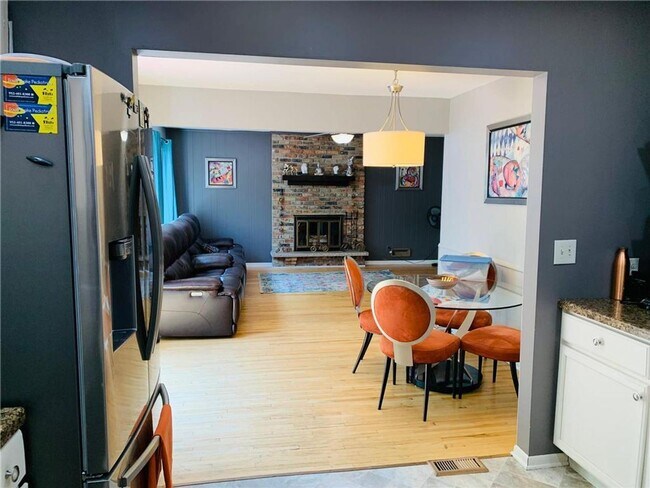 Foto del edificio - 3 br, 3 bath House - 41xx Nathan Lane N