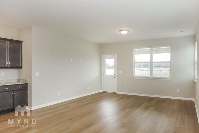 Building Photo - 105 Starview Ct