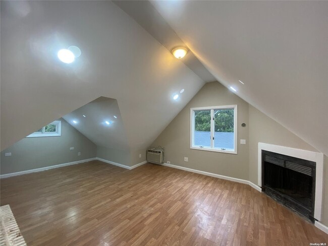 Building Photo - 163 Mastic Blvd