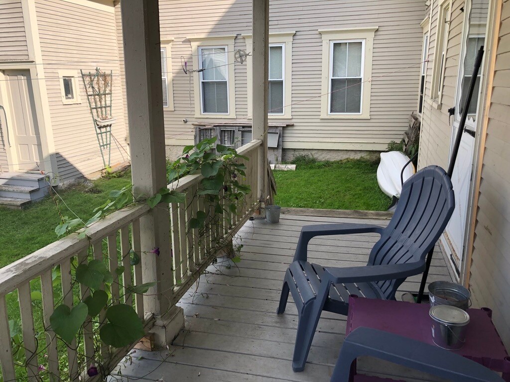 Primary Photo - 164 Washington St