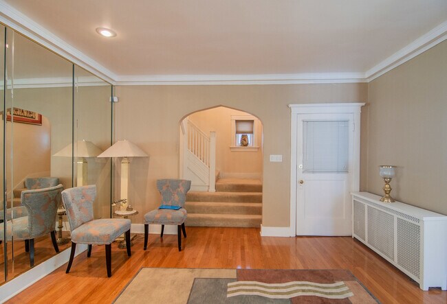 Foto del edificio - 7241 S Oglesby Ave
