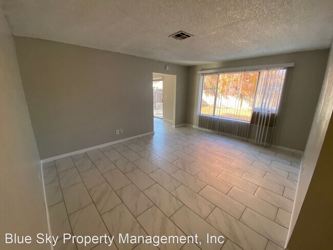 Building Photo - 3 br, 2 bath House - 3424 W Tulare Ave