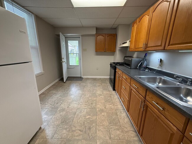 Building Photo - Cozy Home - Munhall