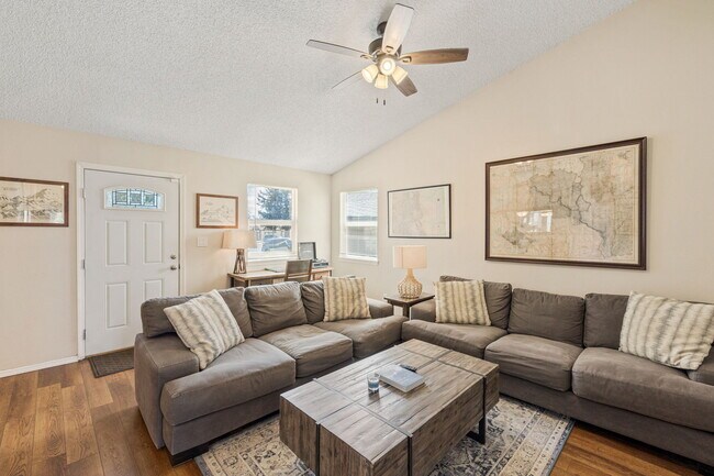 Foto del edificio - 2353 Lexington Village Ln