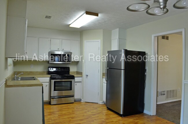 Foto del edificio - 5890 Marbut Rd