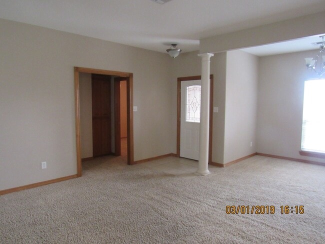 Foto del edificio - PET FRIENDLY WITH OWNER APPROVAL!!