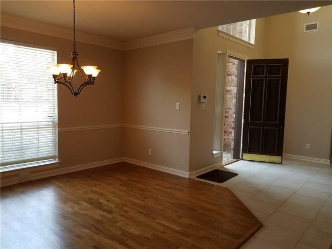 Building Photo - 4400 Barnsley Dr