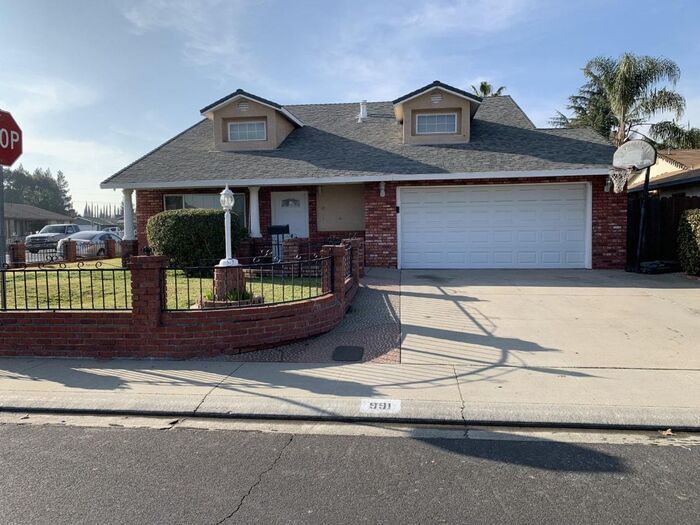 Primary Photo - 991 El Portal Ave