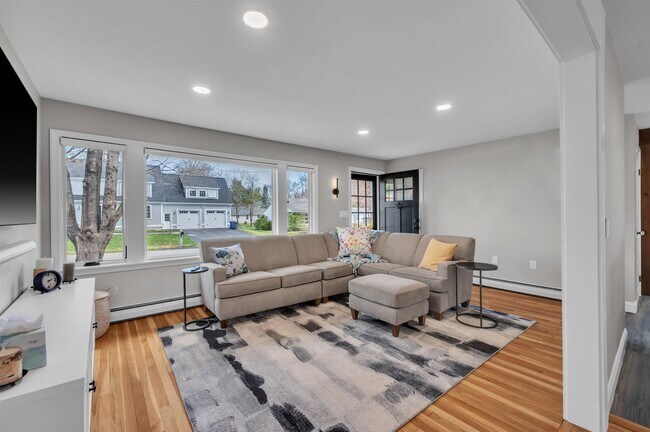 Foto del edificio - 5 Meadow Ln
