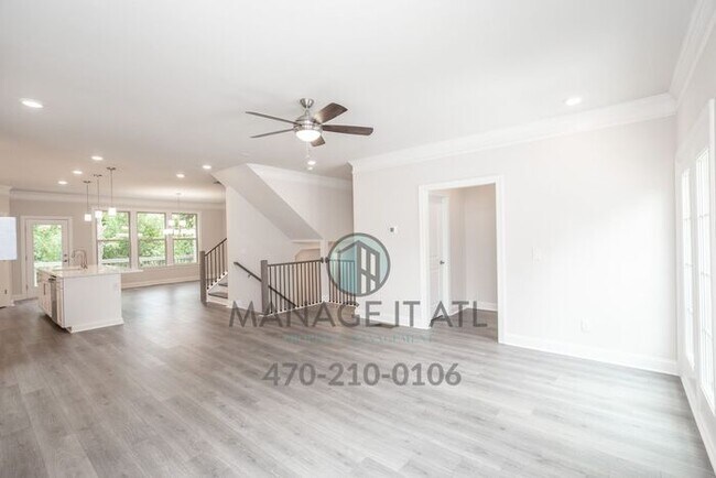 Foto del edificio - Elegant 4 Bedroom Townhome in Chamblee clo...