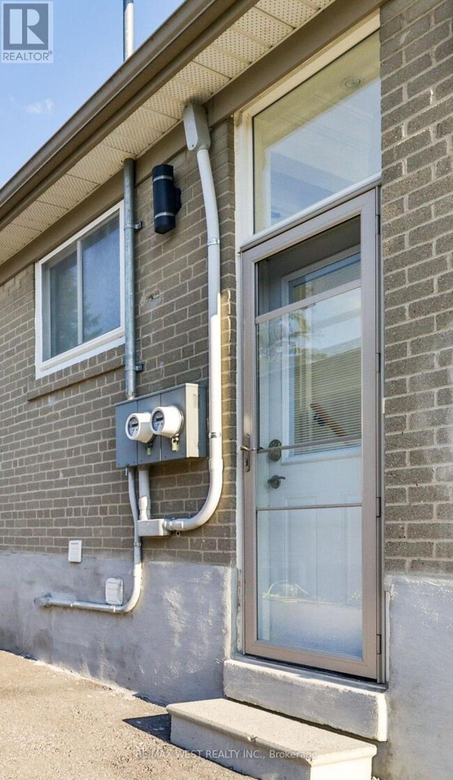 Building Photo - 13 Richardson Dr